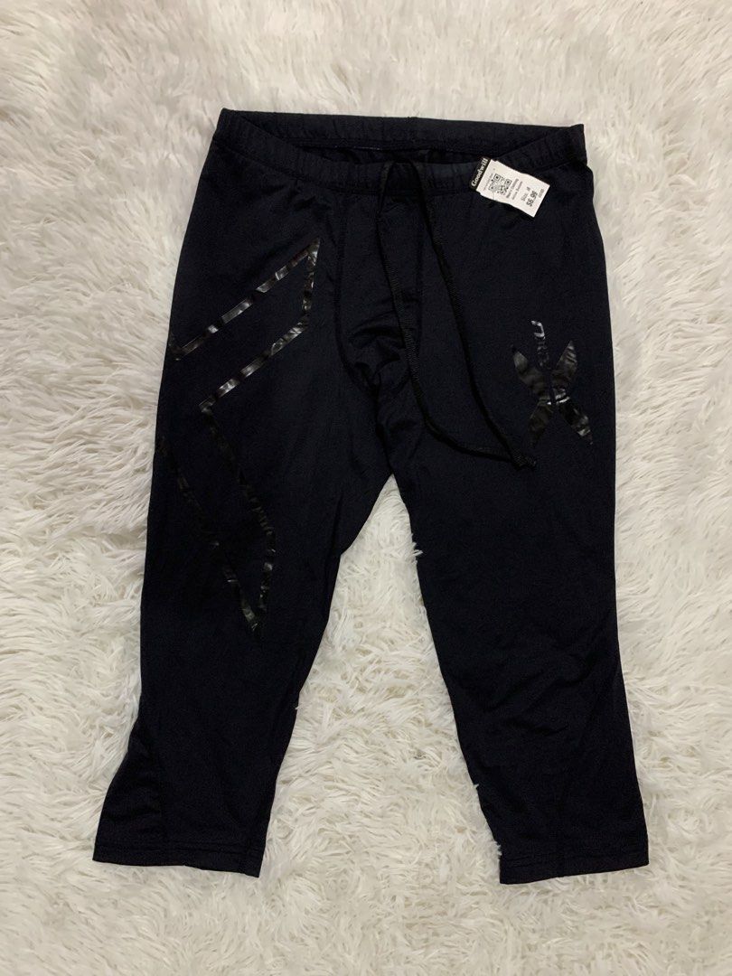 2XU Men's Compression Tights Pants Black Size M (Category: Activewear) located in Iba. Submitted by thriftcoyan (Listing ID 1465495925, Image 1). Description: - Brand: 2XU - Item: Men's Compression Tights - Size: Medium - Color: Solid Black - Fit: Secure drawstring waistband - Branding: Iconic X logo on front leg and waistband - Origin: Designed in Australia, Made in Thailand - Ideal for: Running, gym workouts, and high-performance training.