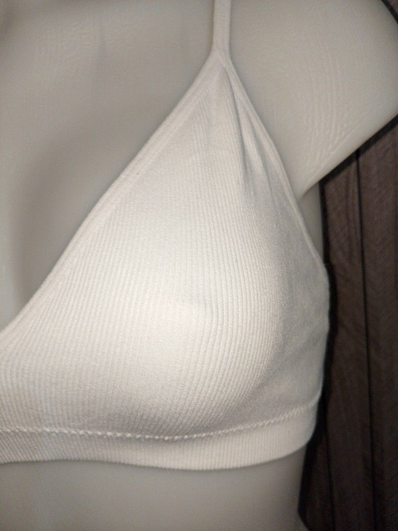 34d Rose+vine White ribbed bra no pads (Category: Undergarments & Loungewear) located in Manila. Submitted by truecrystal-1407 (Listing ID 1465444228, Image 2). Description: .