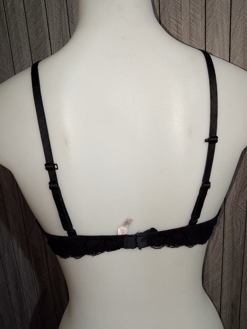 36b So intimates black bra regular padded with underwire (Category: Undergarments & Loungewear) located in Manila. Submitted by truecrystal-1407 (Listing ID 1465472740, Image 3). Description: .