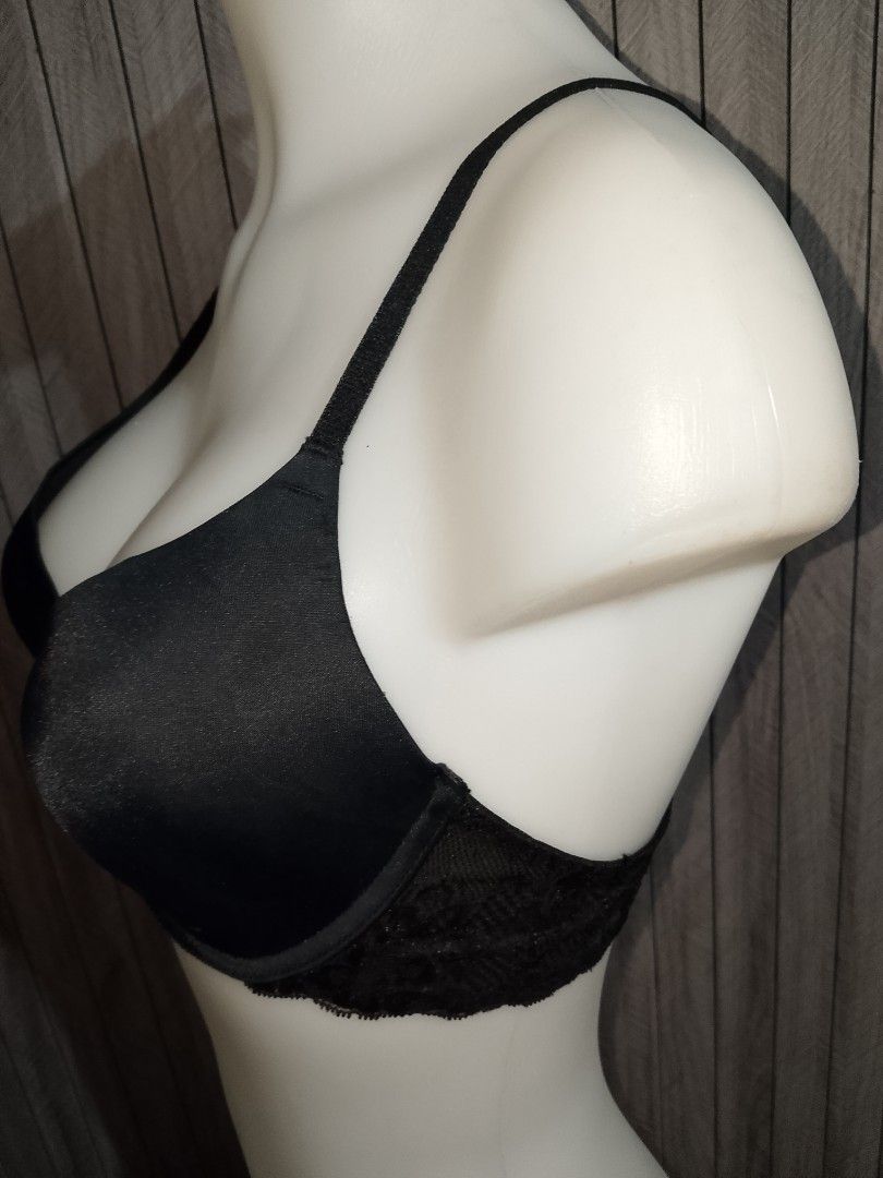 36b So intimates black bra regular padded with underwire (Category: Undergarments & Loungewear) located in Manila. Submitted by truecrystal-1407 (Listing ID 1465472740, Image 2). Description: .
