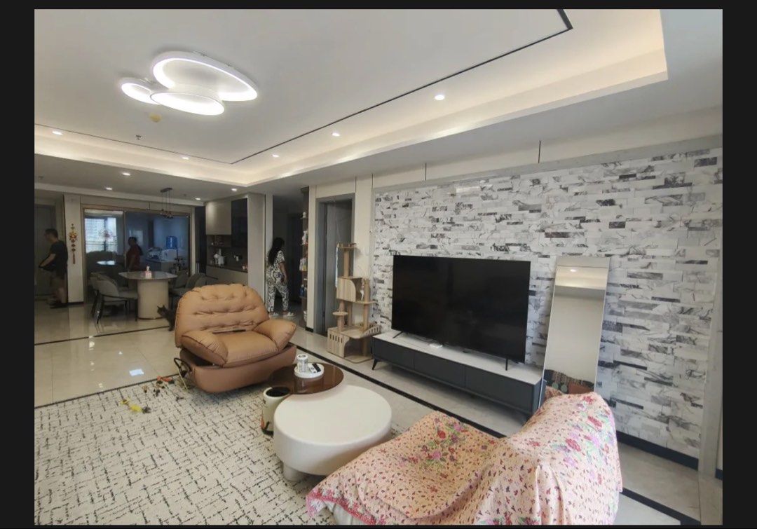 3BR in 2201 Residence along Roxas Blvd Pasay (Category: Apartments & Condos) located in Manila. Submitted by rmvlistings (Listing ID 1465415681, Image 3). Description: Projet：2201君悦华庭 Residence Tower：B City：Pasay Unit type：3BR 2Bathroom 1Maidroom Floor：15th Unit NO.：1508 Size：160.7 SQM Parking：5-017 Balcony：1 (13 SQM) Developer：东亚地产 Price：As of the end of March 2026, there is still a balance of 9 million pesos. The seller demands 11M net. Facing：
