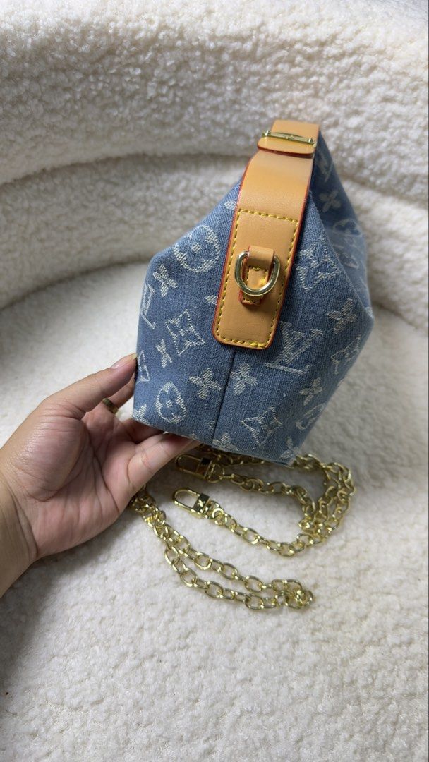 3Lvi pure Denim 2way Bag (Category: Cross-body Bags) located in Binmaley. Submitted by amayscollections (Listing ID 1465514483, Image 3). Description: On Sale OG Qual. Coded Denim eLvi 2way Bag✨ ₱799 Only for payment first YES to COD ✅ add 70 only with box and dustbag sobrang gandara nito mi in person money back guarantee pag hindi! d Pm🛒📩 Disclaimer: !! This Page is not Associated or Affiliated with any of this following brands. All Copyrights