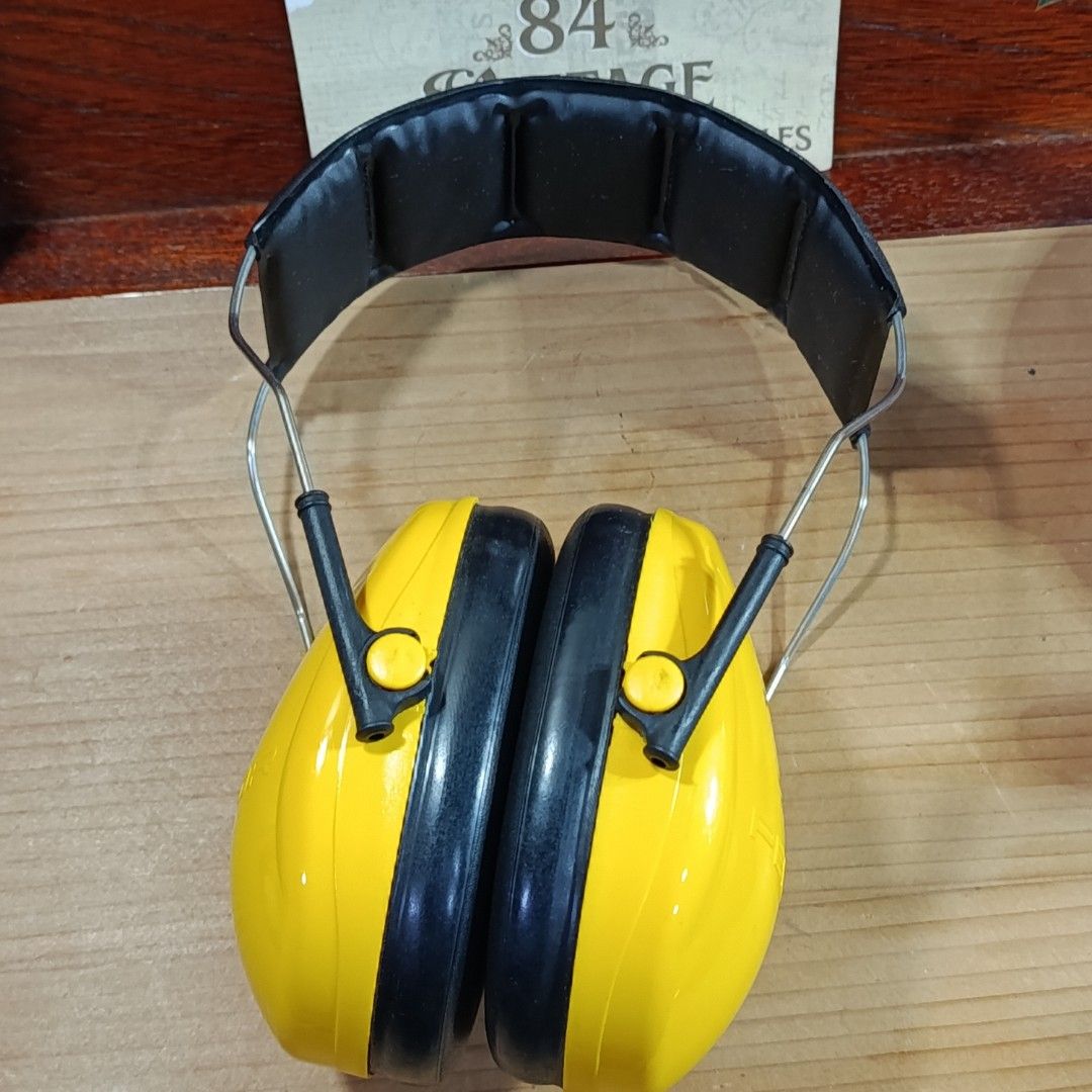 3M Peltor Optime 1 Yellow (Category: Ear Care) located in Las Pinas. Submitted by 84vintage (Listing ID 1465424427, Image 2). Description: Great Gift Idea for those working with noisy machinery such as Metal or Carpenter's workshop. Also for mufflingbloid noises forgun enthusiasts working with loud sounding machines. 3M Peltor Optime I earmuff (model H510A) in bright yellow, designed with a lightweight and low-profile structure providing a noise 