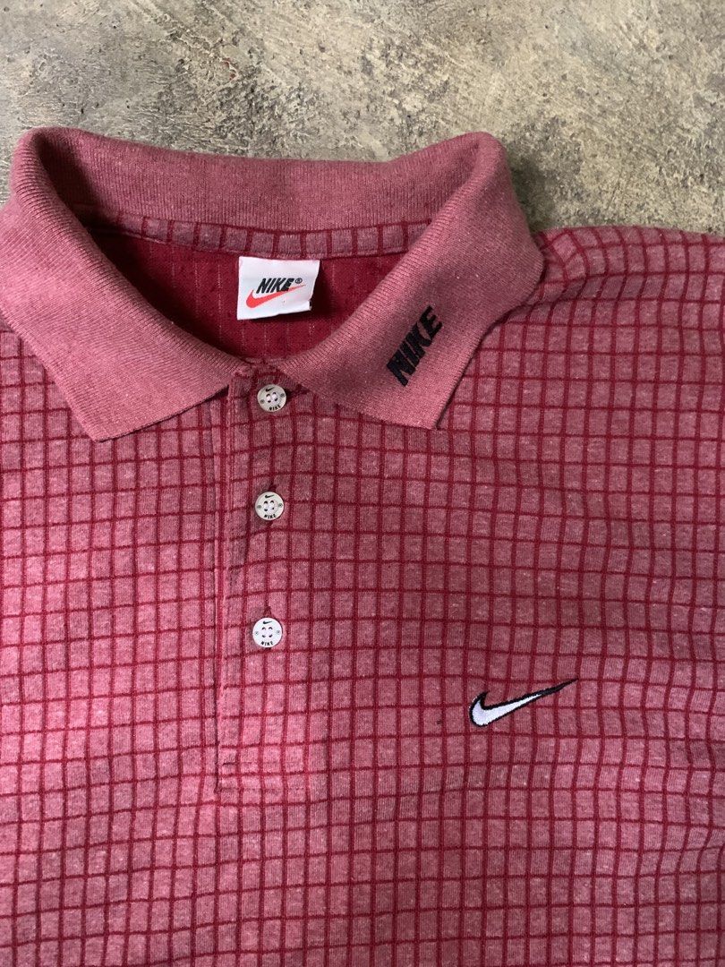 90s Nike polo (Category: Tshirts & Polo Shirts ) located in Manila. Submitted by makaluma022 (Listing ID 1465435778, Image 2). Description: Excellent condition kahit vintage Pang big Boys large to extra large .