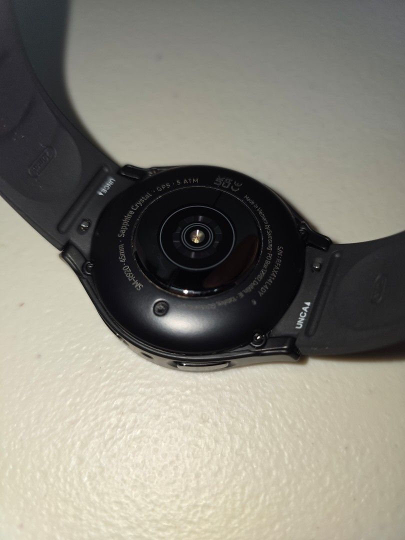 ⌚️ Galaxy Watch 5 Pro 45mm 🌌 (Category: Wearables & Smart Watches) located in Manila. Submitted by jhmuy (Listing ID 1465410007, Image 2). Description: Negotiations encouraged (please be reasonable!); will entertain any questions pertaining to the product! 😁 45mm; SM-R920 No box! w/ charger wire + Free watch case Condition as seen in the pictures; has not been used for some time now! MOP: PayPal/Gcash/Maya/BDO/GoTyme/Cash MOD: Meetup/Lalamove/G