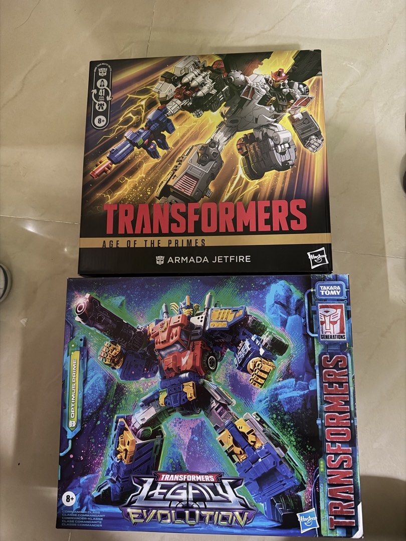 變形金剛 Transformers hasbro Armada Jetfire & Legacy Evolution Optimus Prime （分類：手辦雕像）位於 Hong Kong。 由 heat2212 提交（商品編號 1465533347，圖片 1）。簡介： Jetfire全新 柯柏文全新開盒只變過一次，好新淨，兩隻不散$1000 。