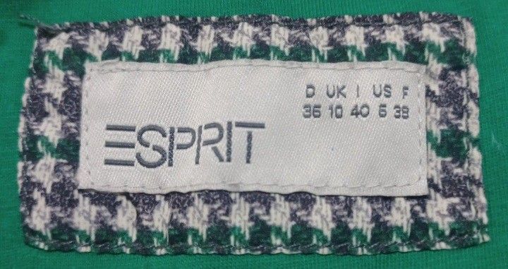 🧥 Vintage ESPRIT Houndstooth Puffer Jacket — S/M (Category: Coats, Jackets and Outerwear) located in Quezon City. Submitted by wjmae (Listing ID 1465427480, Image 3). Description: 📋 Details: - Brand: ESPRIT — quality vintage outerwear ​ - Size: EU 36 / US 6 → fits Small–Medium ​ - Pattern: Timeless houndstooth • Navy/White + pop of emerald green ​ - Quilted puffer with attached hood • Warm & stylish ​ - Green-lined pockets • Full zip front ​ - 