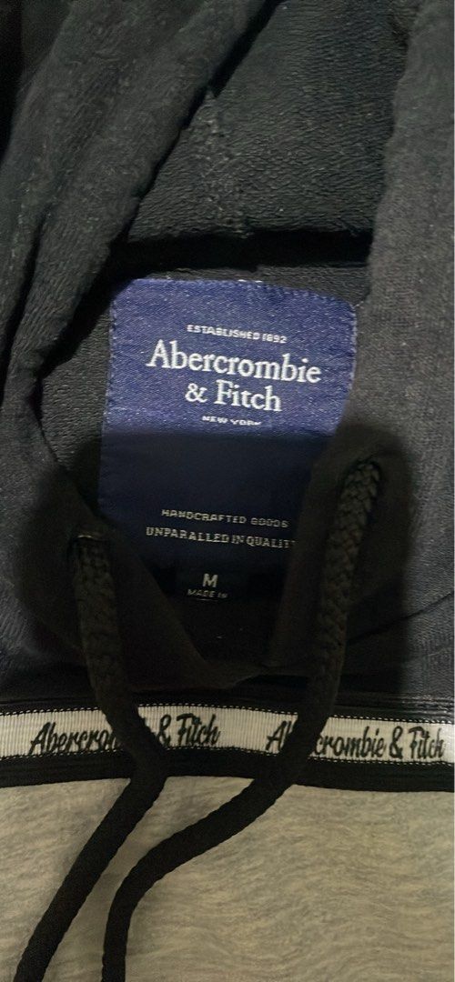 Abercrombie Black Hoodie (Category: Coats, Jackets and Outerwear) located in Manila. Submitted by y1iin (Listing ID 1465424959, Image 1). Description: S - M - Negotiable .