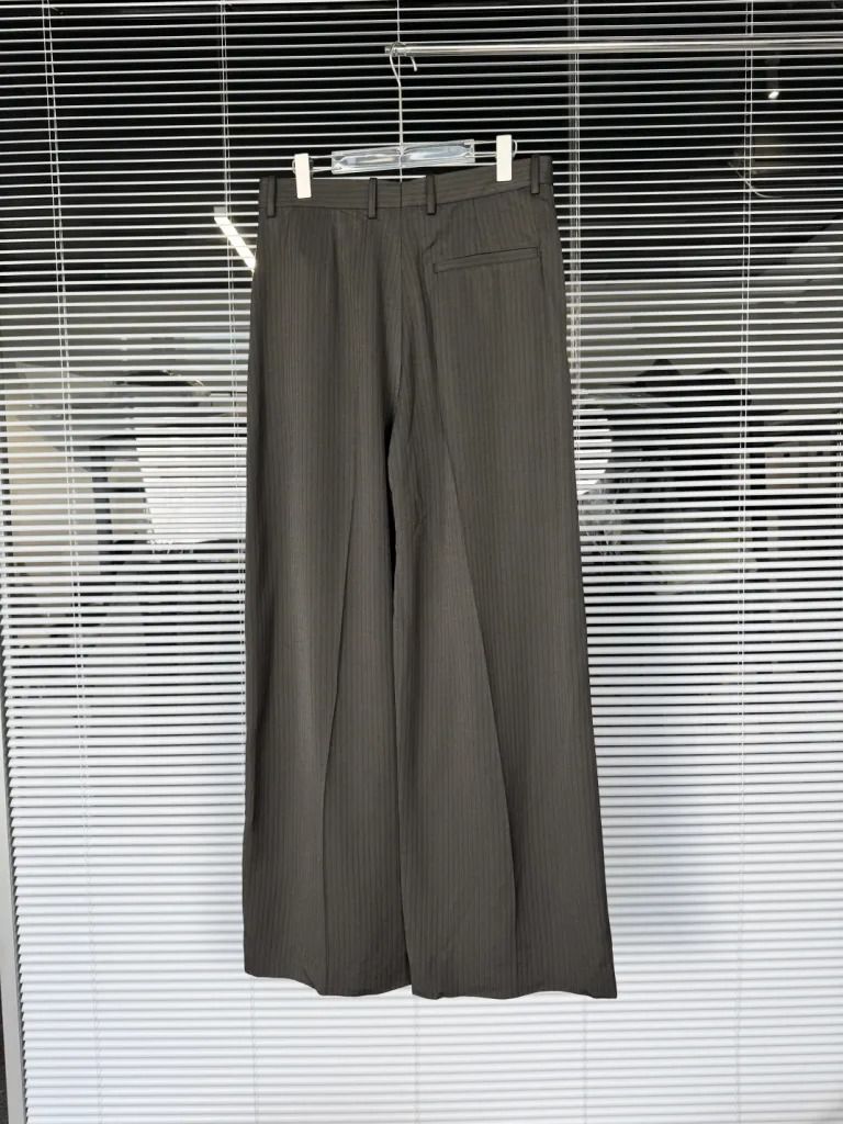 Acne Studios 26SS Tailored herringbone trousers (Category: Luxury Apparel) located in Makati City. Submitted by donda.archives (Listing ID 1465413011, Image 2). Description: -175cm/70kg, wear 44, the waist is slightly tight, but size 46 will run a bit big. Recommended to measure your waist circumference first. -Main fabric 100% viscose, lining 100% cotton. -Custom-woven fabric, special specification. -Premium suit lining construction. -Custom zip