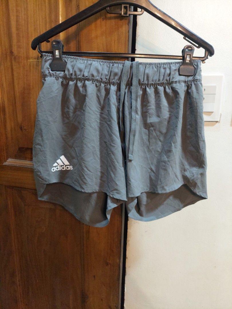 ADIDAS SIDELINE TRAINING SHORTS (Category: Activewear) located in San Pedro. Submitted by cyanide.slug.cat (Listing ID 1465474289, Image 3). Description: medium 28-32" waist 11" length like new but cut na yung inner lining.
