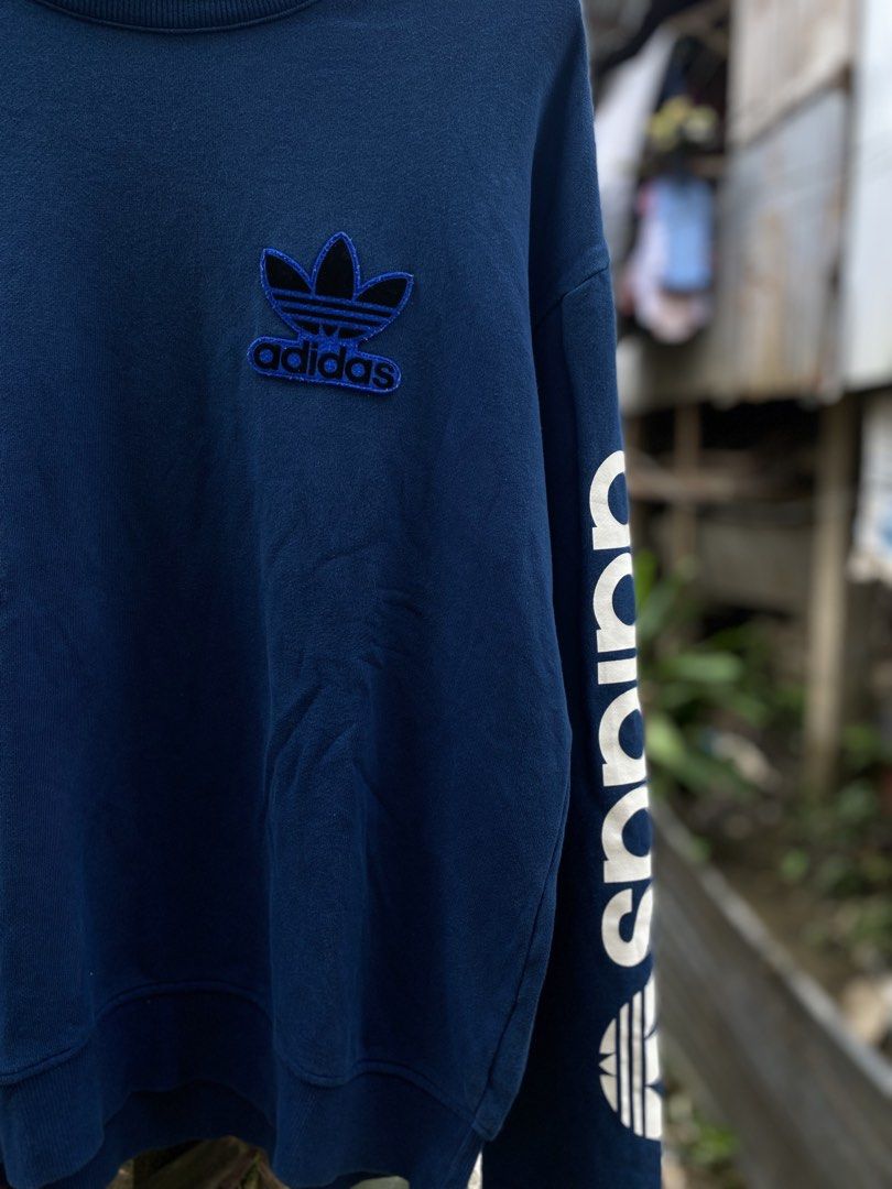 Adidas Sweater (Category: Coats, Jackets and Outerwear) located in Cagwait. Submitted by roundsociety_ph (Listing ID 1465414384, Image 2). Description: .