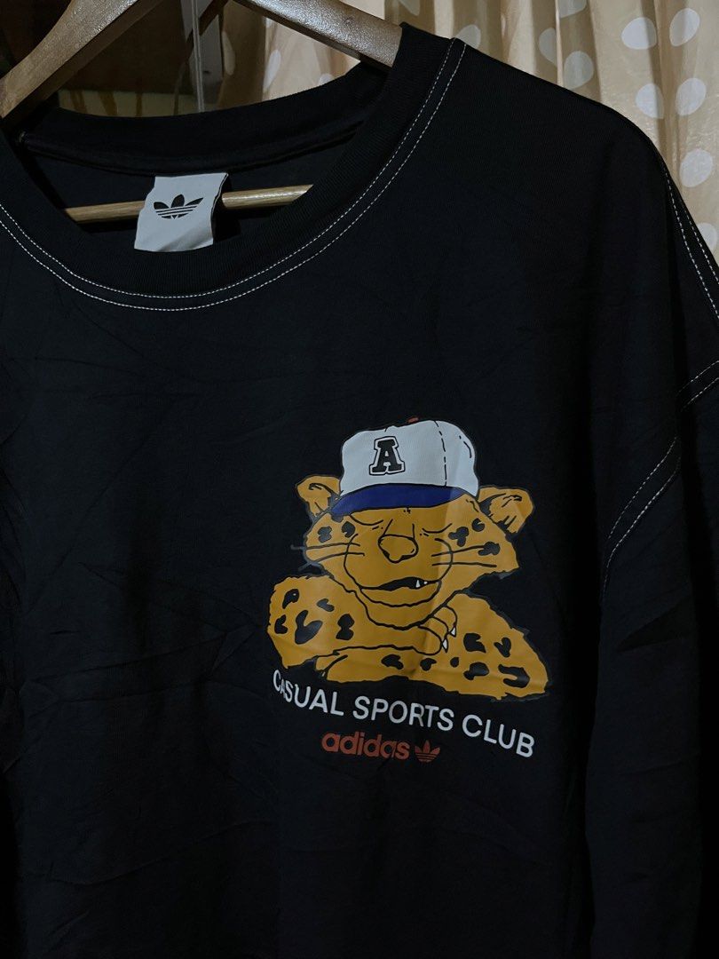 Adidas Tee white tag (Category: Tshirts & Polo Shirts ) located in Valencia. Submitted by bordzsthrift (Listing ID 1465414700, Image 2). Description: Size XL Exellent Condition No issue.