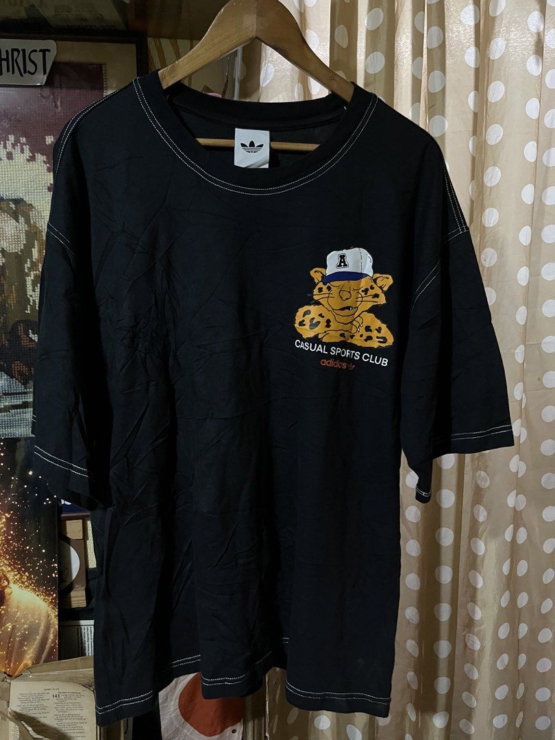 Adidas Tee white tag (Category: Tshirts & Polo Shirts ) located in Valencia. Submitted by bordzsthrift (Listing ID 1465414700, Image 1). Description: Size XL Exellent Condition No issue.