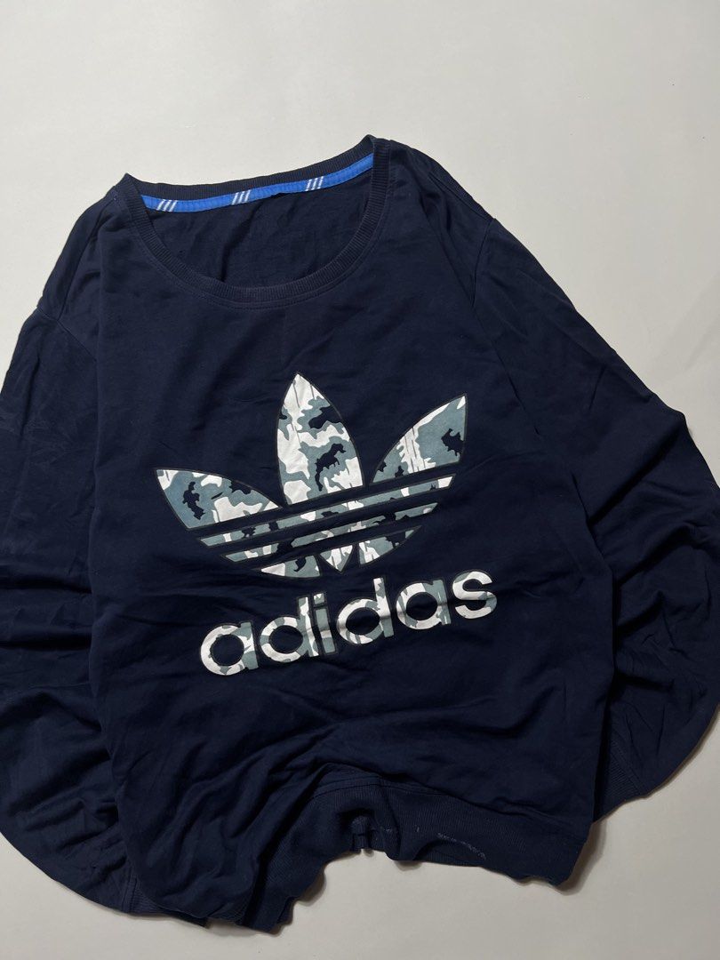 Adidas trefoil big logo sweatshirt (Category: Hoodies) located in Manila. Submitted by tripnimichael (Listing ID 1465461599, Image 2). Description: Size-Large Width-22 Length-27 Issue-None .