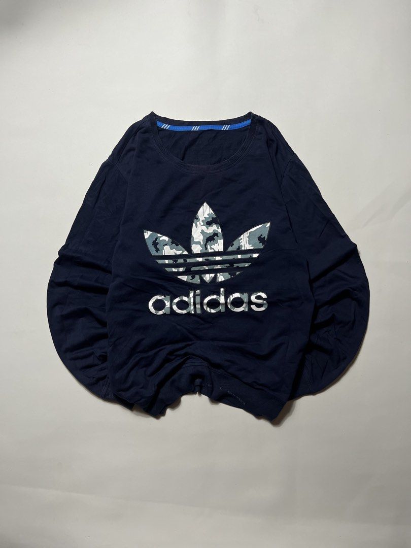 Adidas trefoil big logo sweatshirt (Category: Hoodies) located in Manila. Submitted by tripnimichael (Listing ID 1465461599, Image 1). Description: Size-Large Width-22 Length-27 Issue-None .