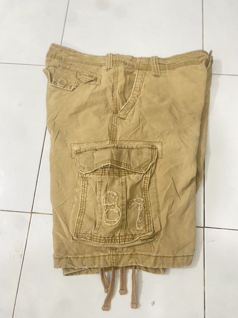 Aeropostale Cargo Short (Category: Shorts) located in Mabalacat. Submitted by dagz_thrift (Listing ID 1465515421, Image 3). Description: Waistline 36 Length 22 Leg opening 13.5 Color rate 8.8-10 Minimal issue last 2 picture.