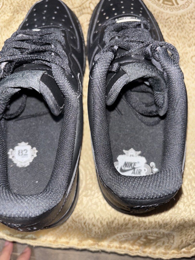 AF1 Triple Black (Category: Sneakers) located in Manila. Submitted by gurleecloset (Listing ID 1465396224, Image 3). Description: Complete inclusions Issue: please see picture Location: sampaloc manila Delivery: via J&t or lalamove.