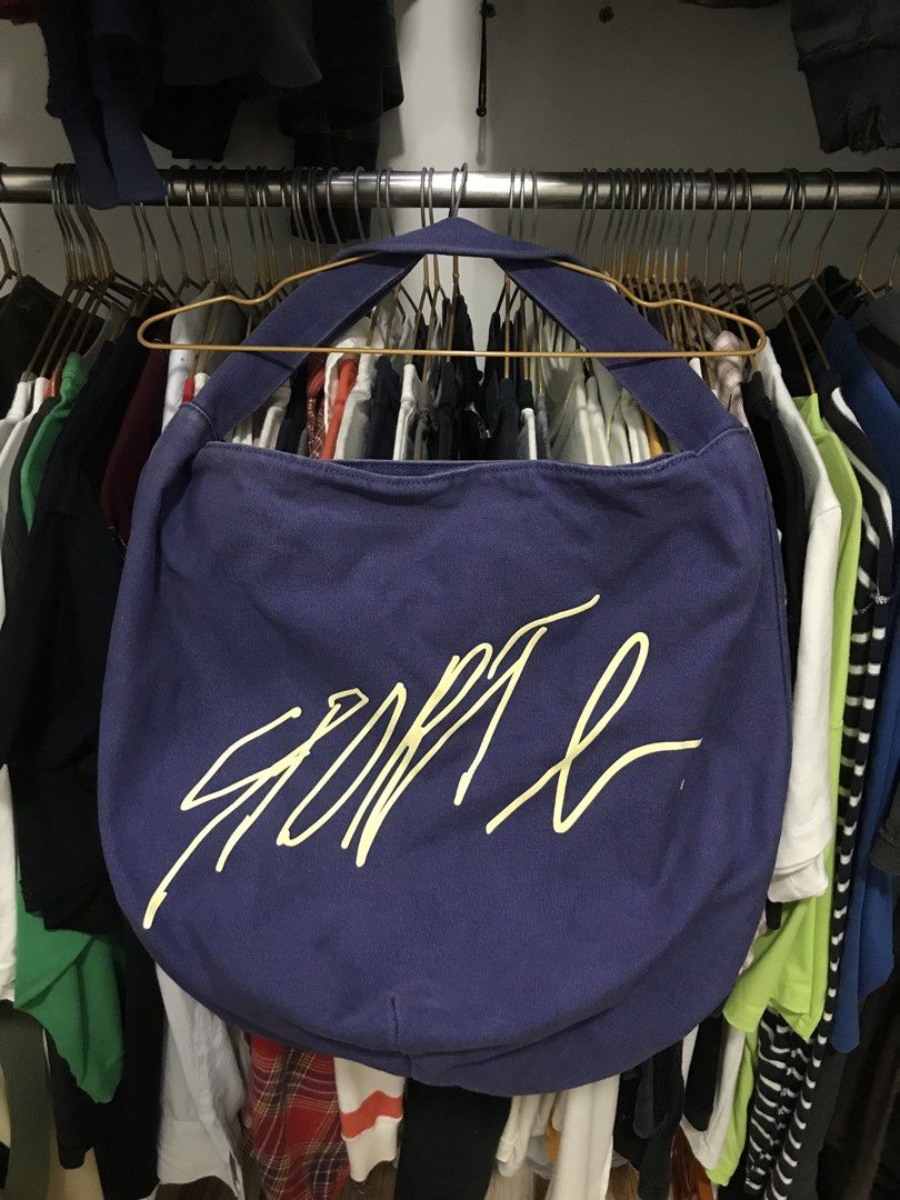 Agnes B. canvas tote bag (Category: Tote Bags) located in Manila. Submitted by terlterlterl (Listing ID 1465530274, Image 2). Description: no issue needs wash.