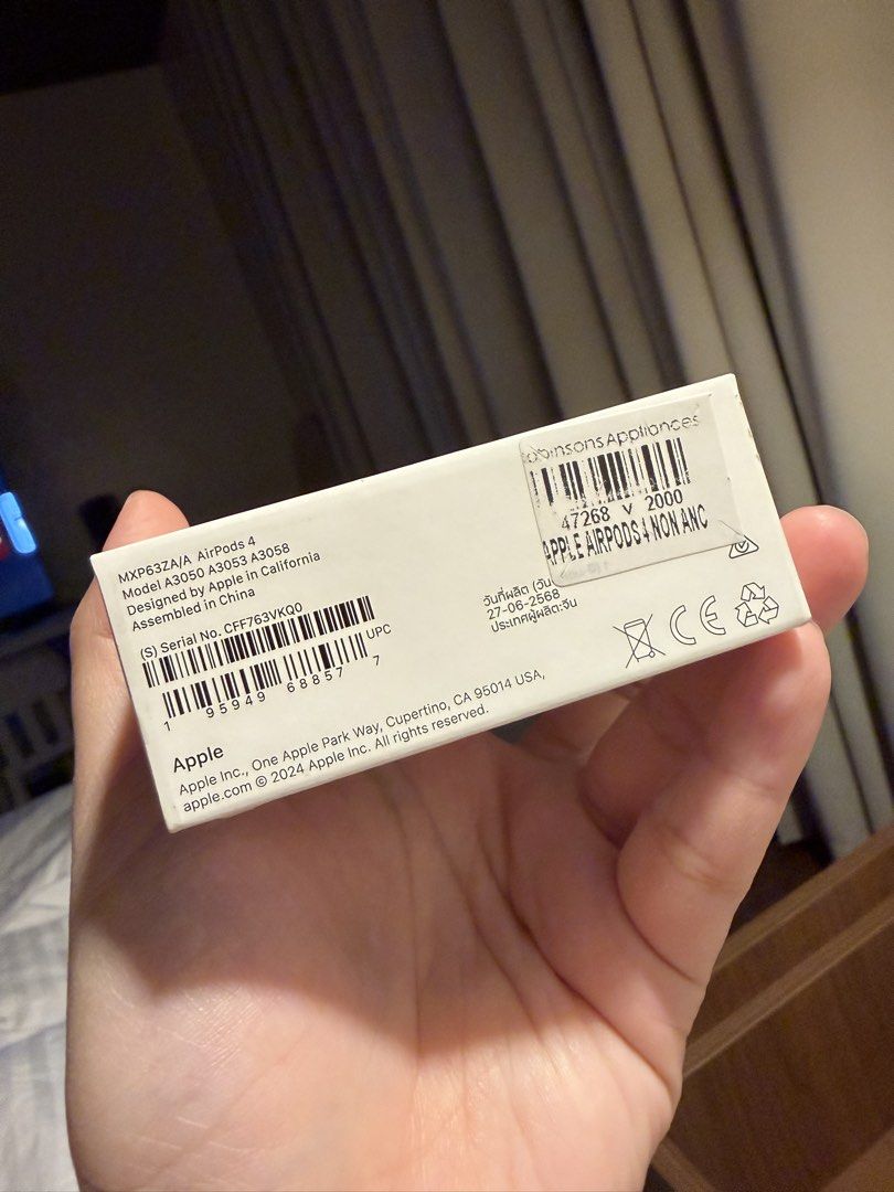 Airpods 4 sealed (Category: Earphones) located in Quezon City. Submitted by shopping.eco (Listing ID 1465534493, Image 2). Description: Brandnew and sealed .