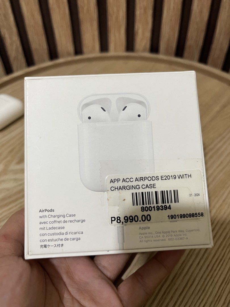 Airpods gen 2 (Category: Earphones) located in Santa Rosa. Submitted by chaannecs (Listing ID 1465441917, Image 2). Description: Apple airpods gen 2 With box and receipt No issues 3,000 Sta rosa laguna area.