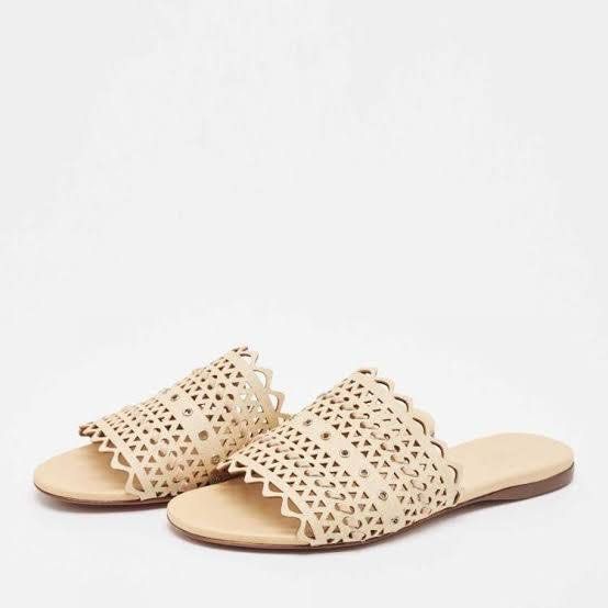 Alaia Raffia Patterned Sandals EUR 40 (Category: Sneakers & Footwear) located in Quezon City. Submitted by lastpricelisted (Listing ID 1465427258, Image 1). Description: EUR 40/ US 9 Excellent condition Signs of usage: wear marks on sole With dust bag no box.