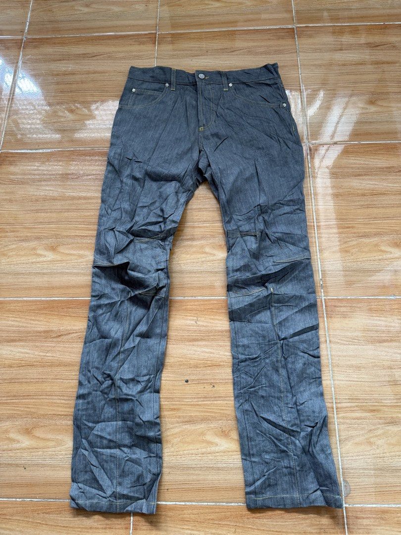 Alexander Mcqueen denim pants (Category: Jeans) located in Surallah. Submitted by evanskie021890 (Listing ID 1465397347, Image 2). Description: Alexander Mcqueen denim pants Slim fit As new No issue Size 46 on tag 32 waistline 41 length 1999 only .