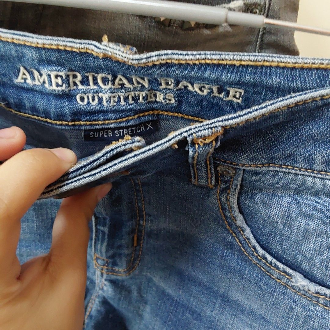 [American eagle] Shorts bundle (Category: Shorts) located in Magarao. Submitted by cinabonthrifts (Listing ID 1465445052, Image 3). Description: In really good condition ( ´∀｀ )b Size: Blue (28-32) Gray (28-30) MOP: Gcash MOD: Jnt.