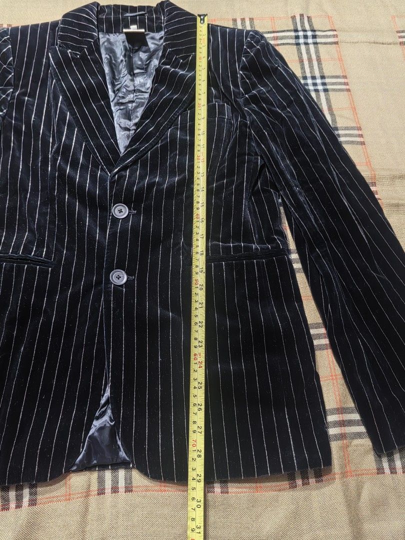 ANN DEMEULEMEESTER (Category: Coats, Jackets and Outerwear) located in Baguio. Submitted by curated_luxe_brandeds (Listing ID 1465513423, Image 2). Description: ANN DEMEULEMEESTER DIMENSION : L29 X W19 FITS MEDIUM MENS SEE PICS FOR DETAILS EXCELLENT CONDITION COLOR MAY VARY DUE TO LIGHTING MOP BDO /GCASH NO COD /COP FB PAGE /CAROUSELL : curated_luxe_brandeds FACEBOOK SELLING ACCOUNT : Esteph Colpita SA PHYSICAL STORE :STALL 324A THIRD FLOOR SKYWO