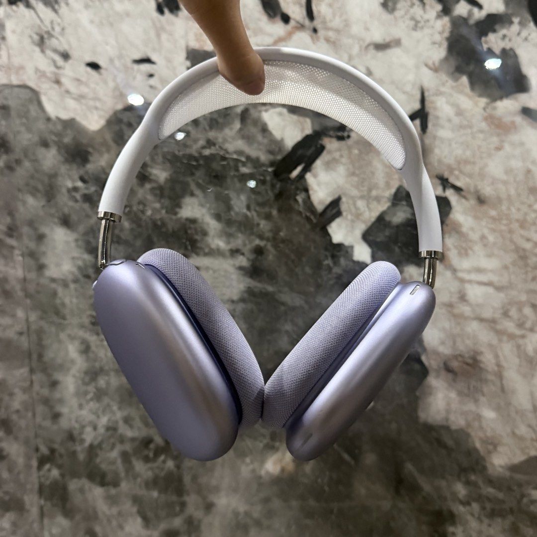 Apple AirPods Max 2- Purple/Lavander (Category: Headphones & Headsets) located in Quezon City. Submitted by notsonali (Listing ID 1465551007, Image 1). Description: - Apple AirPods Max 2 in Purple (USB C) - Price is negotiable, pls send a dm - Has all the inclusions inside the box as well as the og case - Used only 5-10times - May scratches lang kasi nagbabanggaan yung dalawang earpiece and i didnt know it can get so easily scratched - Mesh and e