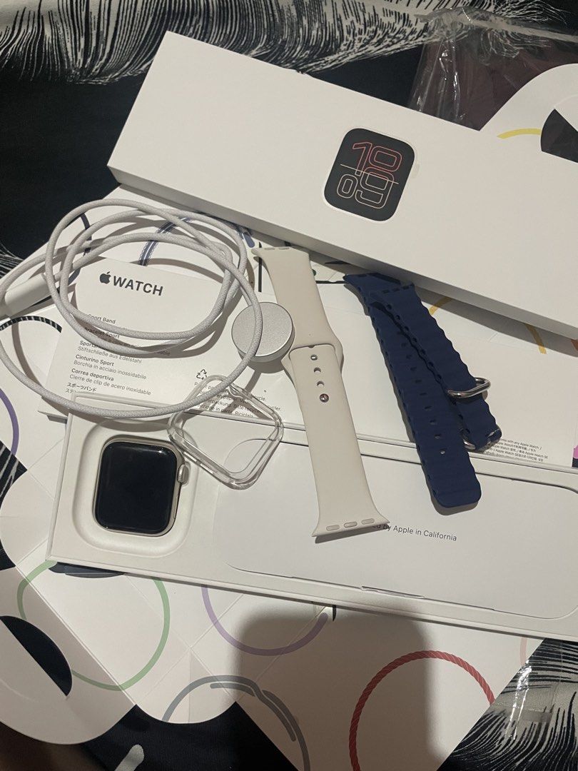 APPLE WATCH (Category: Luxury Watches) located in Santa Rosa. Submitted by lois999 (Listing ID 1465395689, Image 1). Description: •Apple watch SE3 (40MM Cream color) •Almost brand new •Bought last August 12 (Apple store) •Complete set -Device -Charger -2strap -Box •Makinis pa. Can check upon meet up. NEGO RFS: need funds.