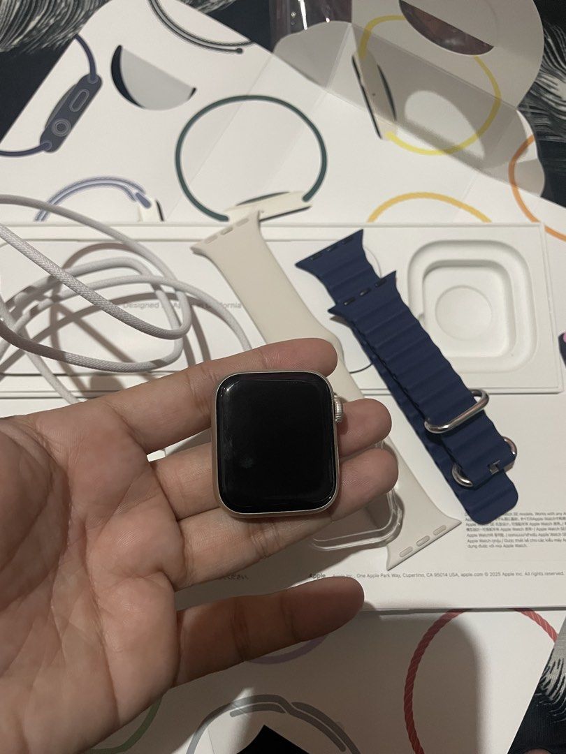 APPLE WATCH (Category: Luxury Watches) located in Santa Rosa. Submitted by lois999 (Listing ID 1465395689, Image 2). Description: •Apple watch SE3 (40MM Cream color) •Almost brand new •Bought last August 12 (Apple store) •Complete set -Device -Charger -2strap -Box •Makinis pa. Can check upon meet up. NEGO RFS: need funds.