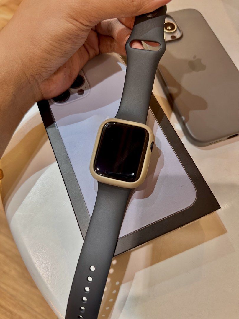 Apple Watch SE 2nd Gen | Black (Category: Other Mobile & Gadget Accessories) located in Dasmarinas. Submitted by smsebtian (Listing ID 1465510453, Image 2). Description: Apple Watch SE 2nd Gen Details: 44mm 83% bh All working Issue: paintchips on sides Unit with original strap - w/ extra straps - w/ 2 cases - no box Rfs. Upgraded.