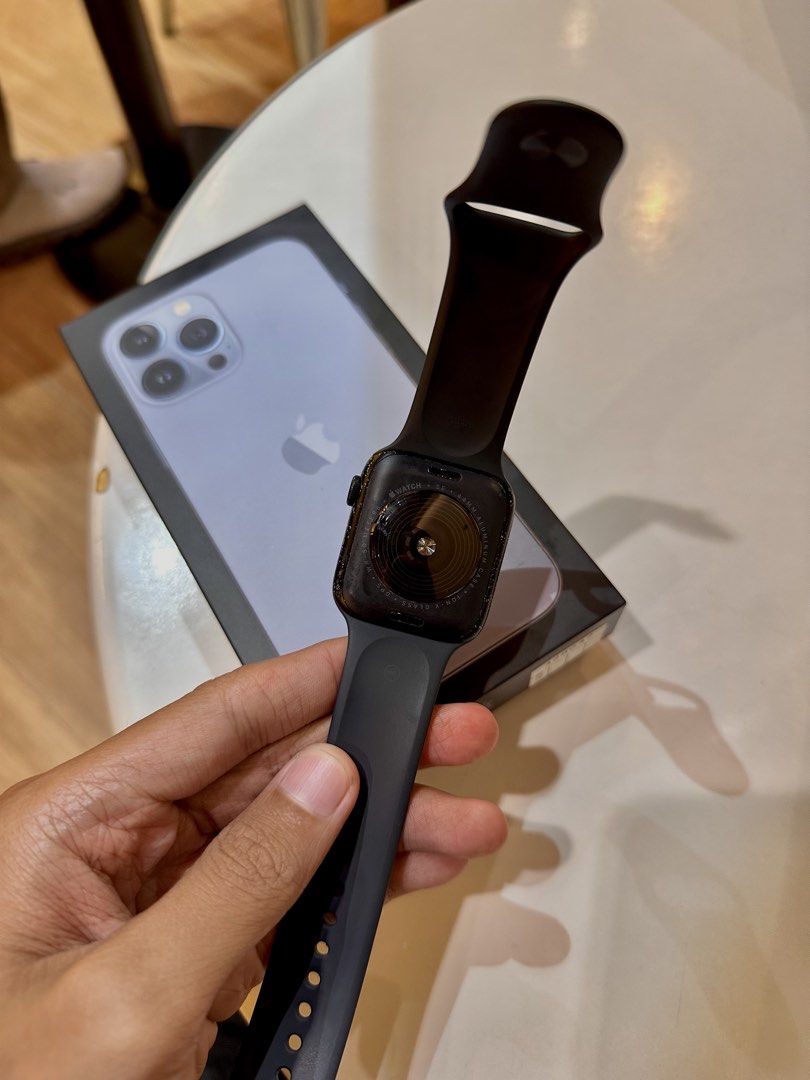Apple Watch SE 2nd Gen | Black (Category: Other Mobile & Gadget Accessories) located in Dasmarinas. Submitted by smsebtian (Listing ID 1465510453, Image 3). Description: Apple Watch SE 2nd Gen Details: 44mm 83% bh All working Issue: paintchips on sides Unit with original strap - w/ extra straps - w/ 2 cases - no box Rfs. Upgraded.