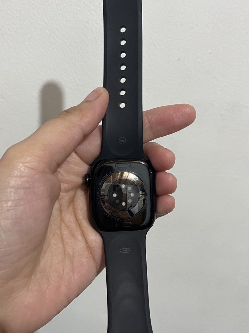 Apple Watch Series 10 (Category: Wearables & Smart Watches) located in Pasay City. Submitted by loisaa (Listing ID 1465489103, Image 3). Description: No issue 100% bh .