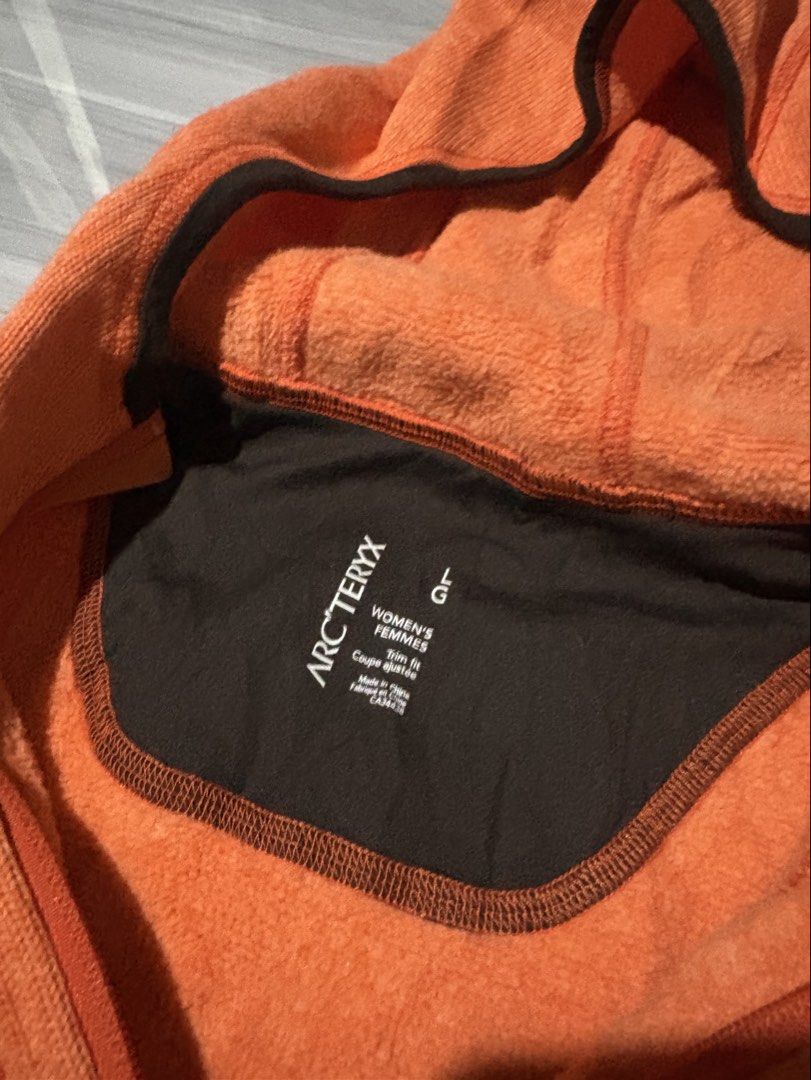 Arcteryx (Category: Coats, Jackets and Outerwear) located in Baliuag. Submitted by 2nd_deal (Listing ID 1465562405, Image 3). Description: Arcteryx excellent 880 Plus sf.