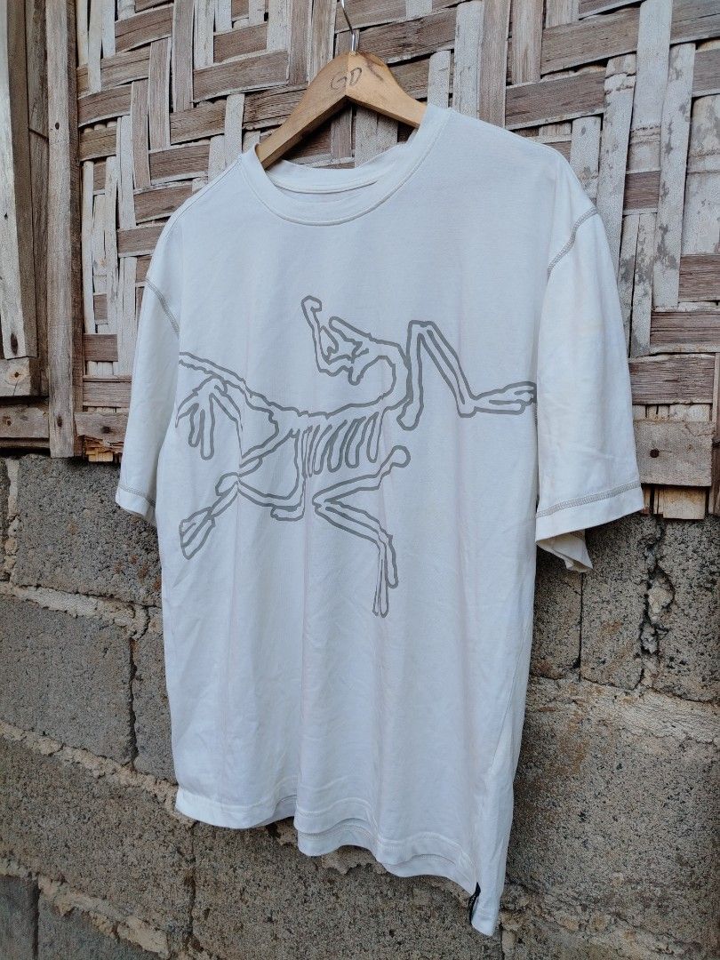 ARC'TERYX BIGLOGO TEE (Category: Tshirts & Polo Shirts ) located in Don Carlos. Submitted by thriftnidodong_23 (Listing ID 1465415099, Image 2). Description: ARC'TERYX BIG LOGO SHIRT ☑️ SIZE XL ON TAG ☑️ 22X27 ☑️ EXCELLENT CONDITION ☑️ COLOR RATE 9.7 ☑️ NEED WASH STAIN LAST 2 PICS 📥📥📥 📍 MINDANAO BUKIDNON.