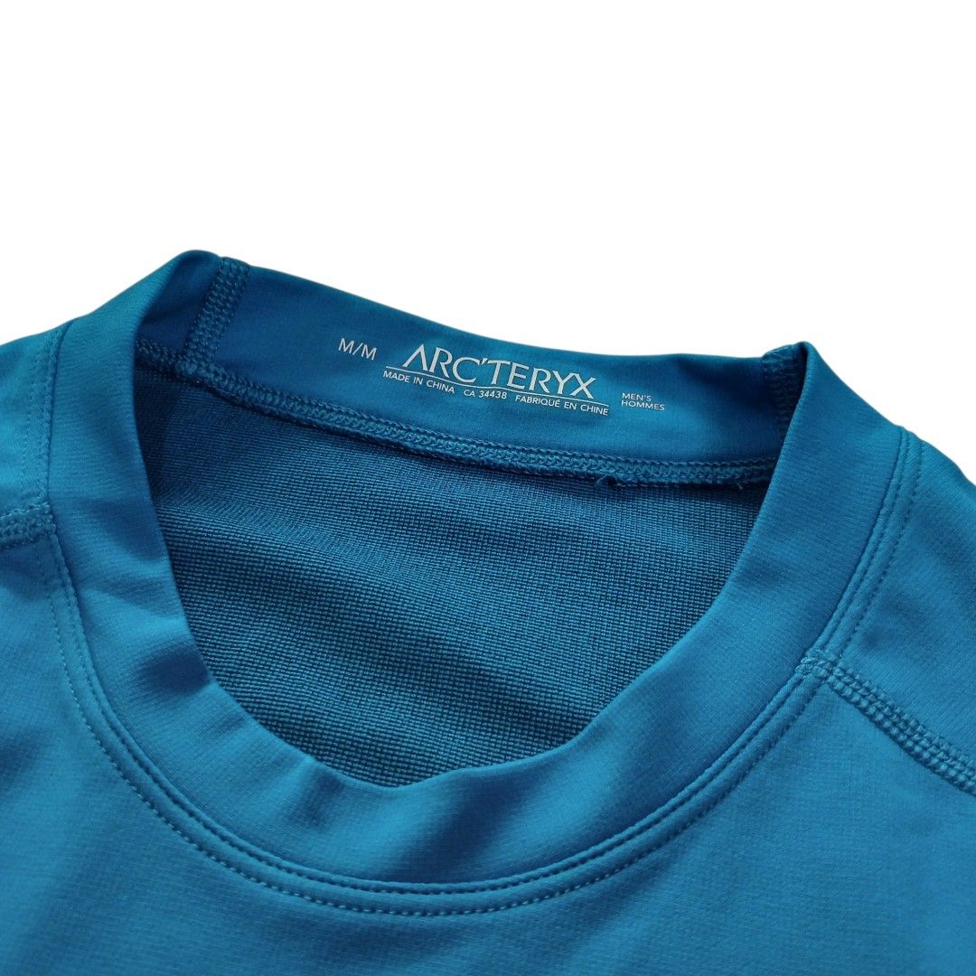 Arcteryx longsleeves (Category: Activewear) located in Iloilo. Submitted by wearmovement.ilo (Listing ID 1465531005, Image 2). Description: Arcteryx Phase SL Crew Longsleeves Blue Color Rate 10/10 Size Medium Men's Dimensions 19 Width x 27 Length Good as New Condition / No Issues Quick Dry / Lightweight /Stretchable Fabric DM 📩📩📩 _______Disclaimer________ All brand names and trademarks belong to their respective owners and are used for identif