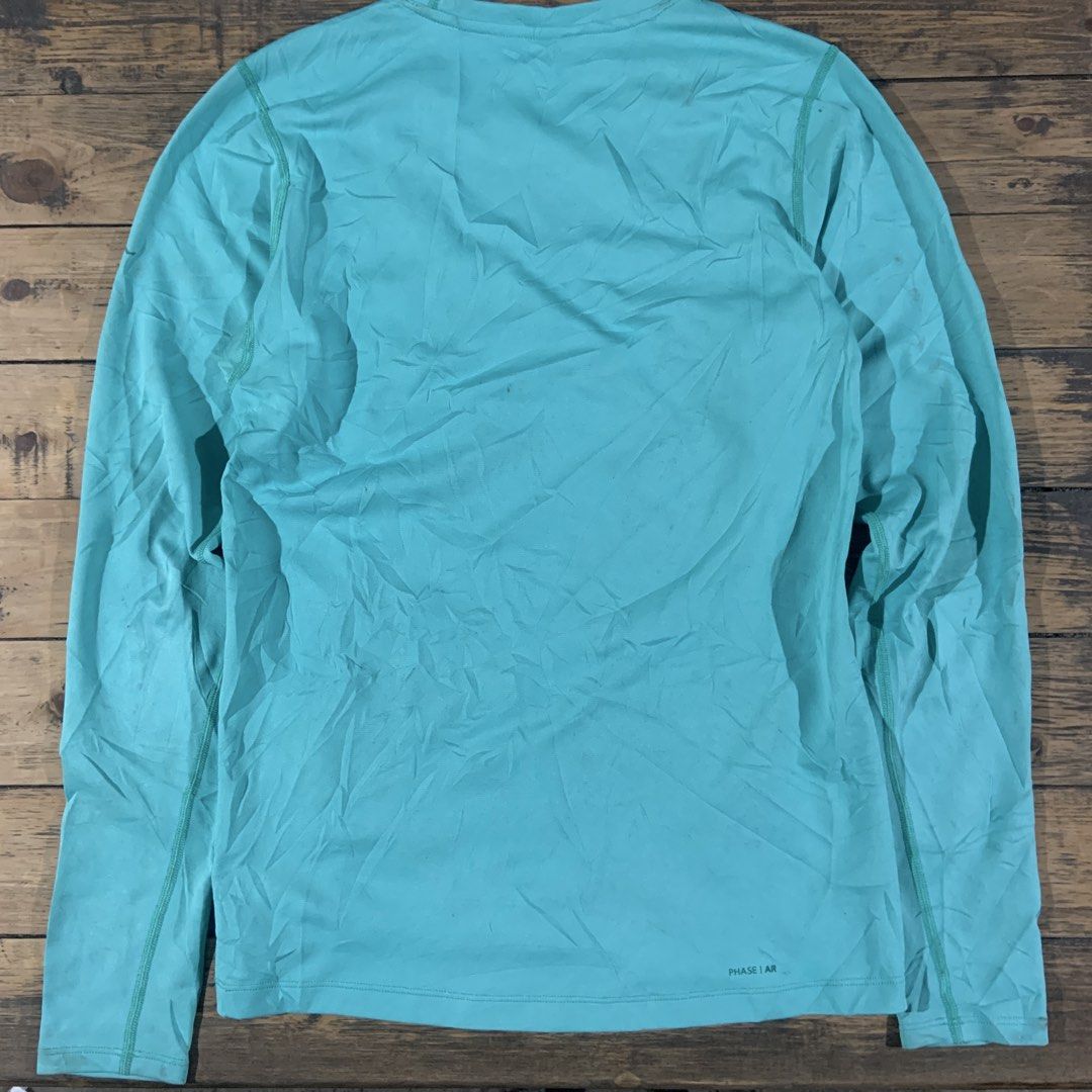 Arc'teryx Phase AR Crew LS women (Category: Longsleeves) located in Carmen. Submitted by chillaxartfinds (Listing ID 1465394409, Image 2). Description: .