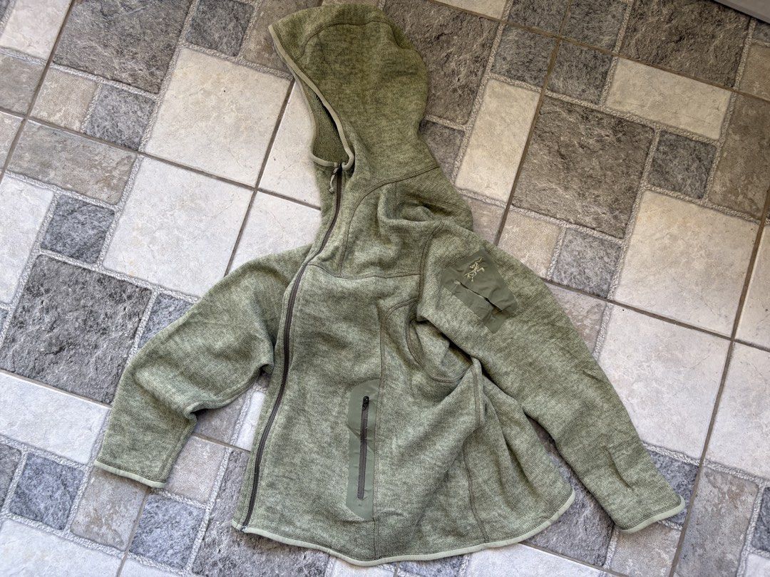 Arcteryx Polartec Fleece Jacket (Category: Coats, Jackets and Outerwear) located in Calamba. Submitted by manila.fits (Listing ID 1465434934, Image 2). Description: Arcteryx Polartec Fleece Jacket Small Width 22 Length 26 In pristine condition Issue see photo.