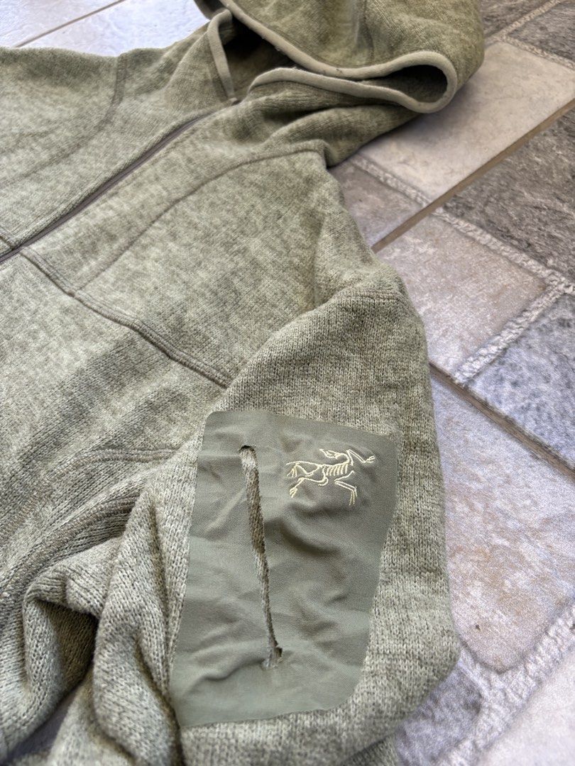 Arcteryx Polartec Fleece Jacket (Category: Coats, Jackets and Outerwear) located in Calamba. Submitted by manila.fits (Listing ID 1465434934, Image 3). Description: Arcteryx Polartec Fleece Jacket Small Width 22 Length 26 In pristine condition Issue see photo.