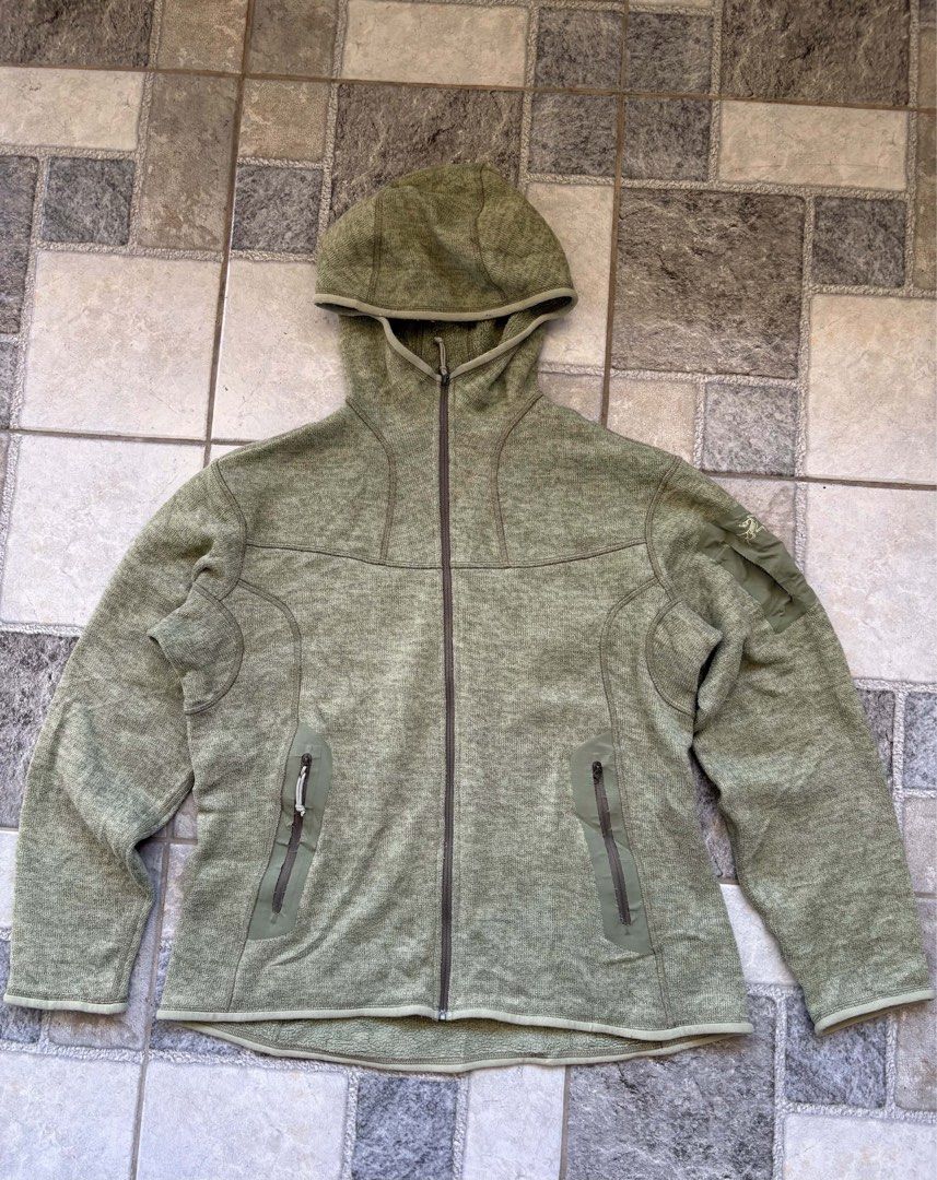 Arcteryx Polartec Fleece Jacket (Category: Coats, Jackets and Outerwear) located in Manila. Submitted by nofits.garments (Listing ID 1465448182, Image 1). Description: Arcteryx Polartec Fleece Jacket Medium Width 22 Length 26 In pristine condition Issue see photo.