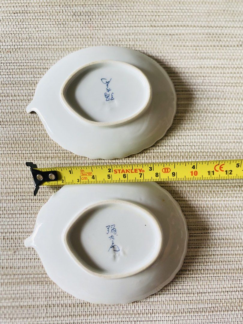 Arita ware Octopus Arabesque Pattern Leaf Shaped Dish (Category: Dinnerware & Cutlery) located in Davao. Submitted by shauitoys2019 (Listing ID 1465387000, Image 2). Description: P100 each With gold lining Ceramic Great for small dish plate trinket jewelries keys holder dish.