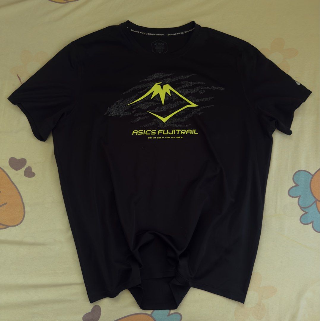 ASICS FUJI TRAIL T-SHIRT (Category: Activewear) located in Legazpi City. Submitted by mr.solelution (Listing ID 1465417407, Image 2). Description: • ASICS FUJI TRAIL T-SHIRT ( men ) • XL on TAG • DIMES: 23 x 27 • EXCELLENT CONDITION • MINOR LINTS LOCATION: LEGAZPI ALBAY BICOL📍 PLUS SHIPPING FEE 💵.