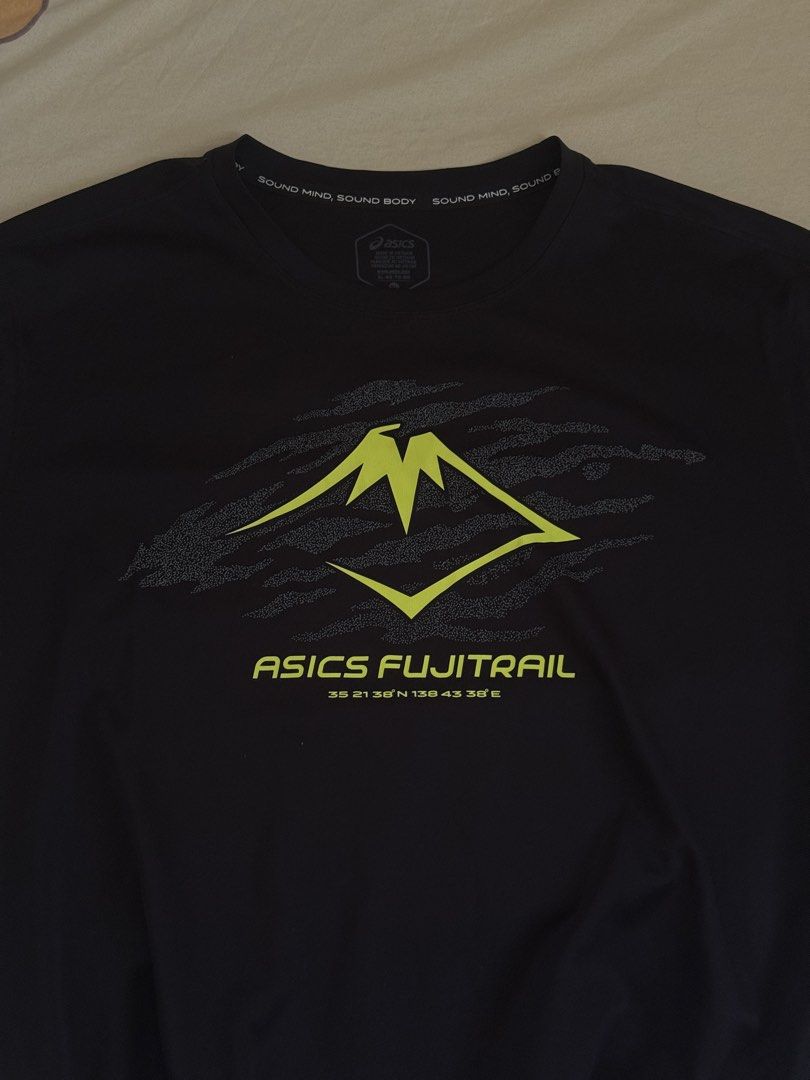 ASICS FUJI TRAIL T-SHIRT (Category: Activewear) located in Legazpi City. Submitted by mr.solelution (Listing ID 1465417407, Image 3). Description: • ASICS FUJI TRAIL T-SHIRT ( men ) • XL on TAG • DIMES: 23 x 27 • EXCELLENT CONDITION • MINOR LINTS LOCATION: LEGAZPI ALBAY BICOL📍 PLUS SHIPPING FEE 💵.
