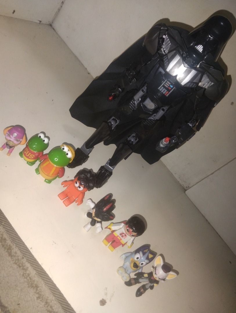 Assorted Action Figures and Toys Bundle (Category: Action & Battle Toys) located in Manila. Submitted by kalvin19ch13504 (Listing ID 1465390142, Image 1). Description: - Assorted bundle of mini figures and toys - Includes Darth Vader, cartoon animals, and small characters - Selling as a full set only (no tingi) - Minor wear on a few pieces due to storage - Perfect for kids' playtime or toy collectors.