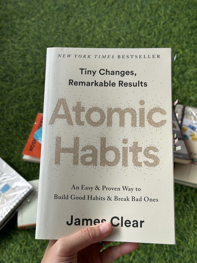 Atomic Habits by James Clear Paperback Book (Category: Storybooks) located in Meycauayan. Submitted by stld027 (Listing ID 1465448533, Image 1). Description: RFS: Switched to Kindle 📍 General Trias, Cavite 💵 Payment: GCash, BPI 🚚 Delivery: Lalamove Shipping fee shouldered by the buyer .
