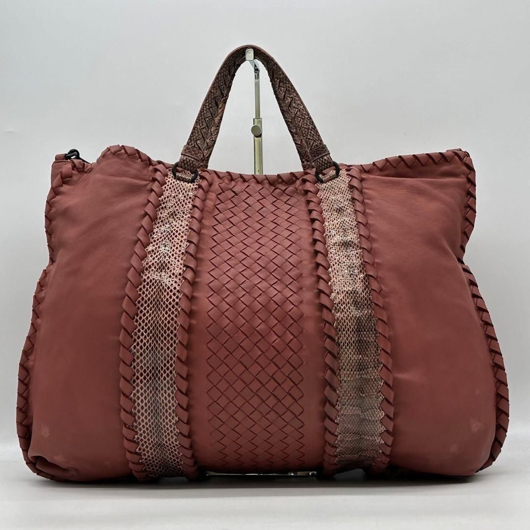 Authentic Bottega Veneta 2-way tote bag, python w/ Certificate of Appraisal (Category: Tote Bags) located in General Trias. Submitted by japan_secondhand_products (Listing ID 1465433992, Image 3). Description: Size Height 33cm Width 47cm Depth 10cm Handle Height 12cm Shoulder Strap 54cm (Adjustable) Accessories: Dust bag *Accessories not listed are for photography purposes only and are not included. ◆Condition◆ Still in usable condition. Please c