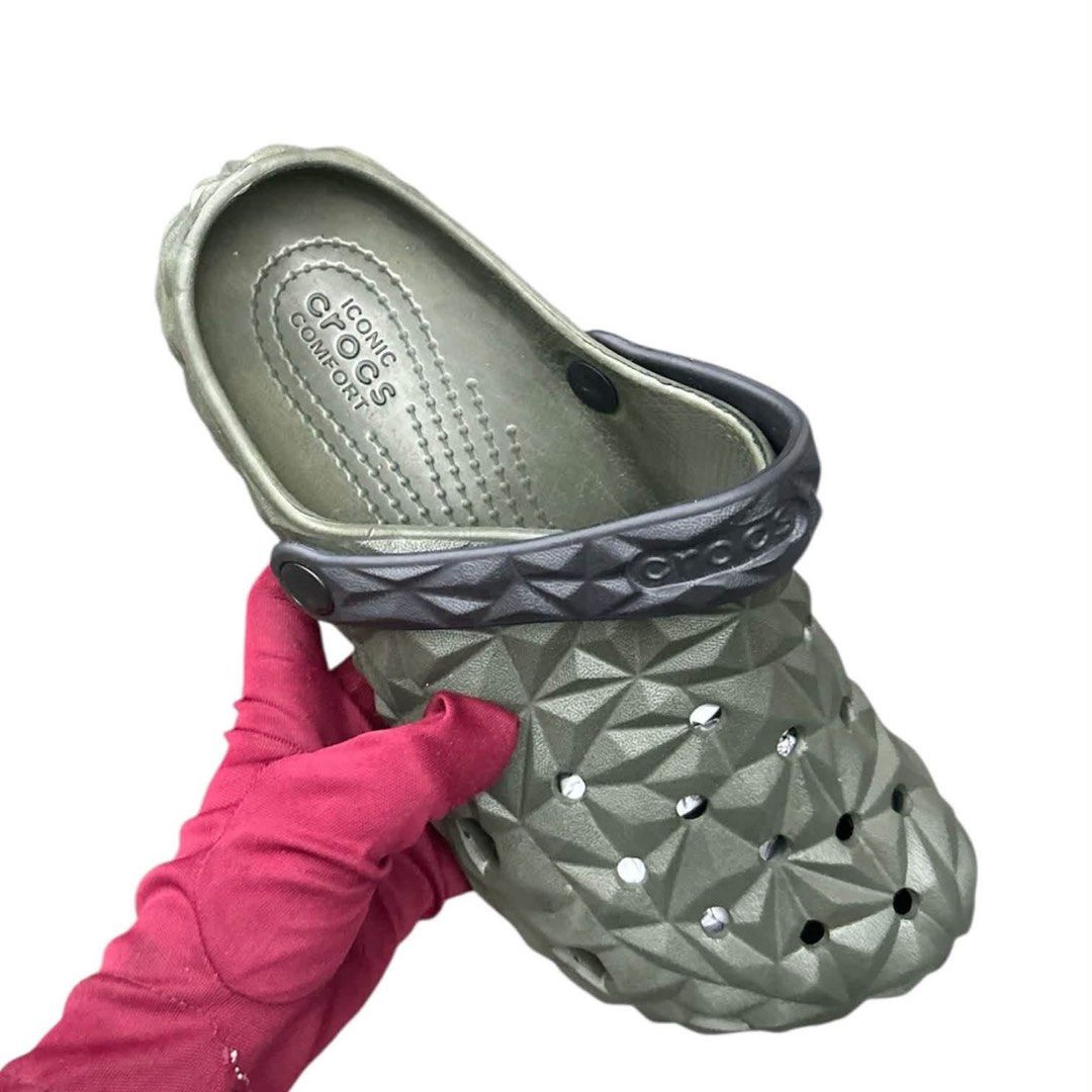 Authentic CROCS 43 (Category: Shoe inserts & accessories) located in San Fabian. Submitted by rei_aniels (Listing ID 1465474152, Image 2). Description: Authentic CR0CS Size 42 Like new Green .