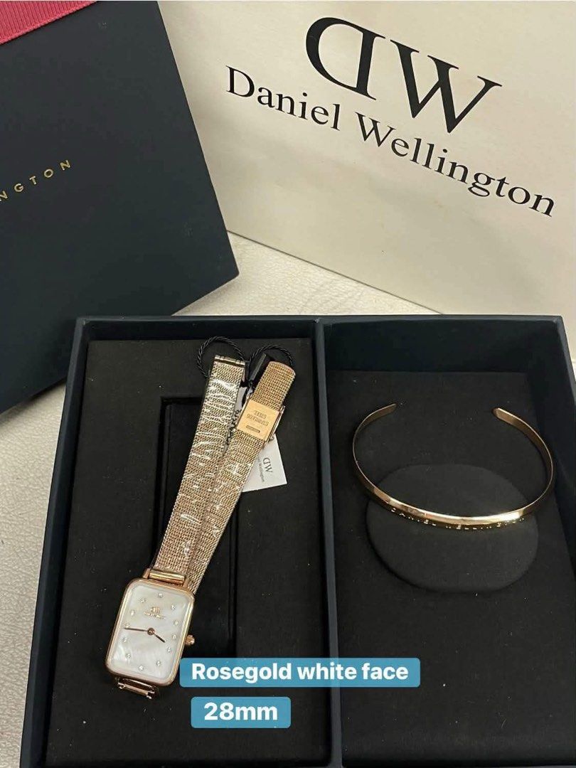 🇺🇸AUTHENTIC DANIEL WELLINGTON WATCH SET🇺🇸 (Category: Women's Watches) located in Manila. Submitted by rmcs.luxwatches (Listing ID 1465396784, Image 1). Description: .