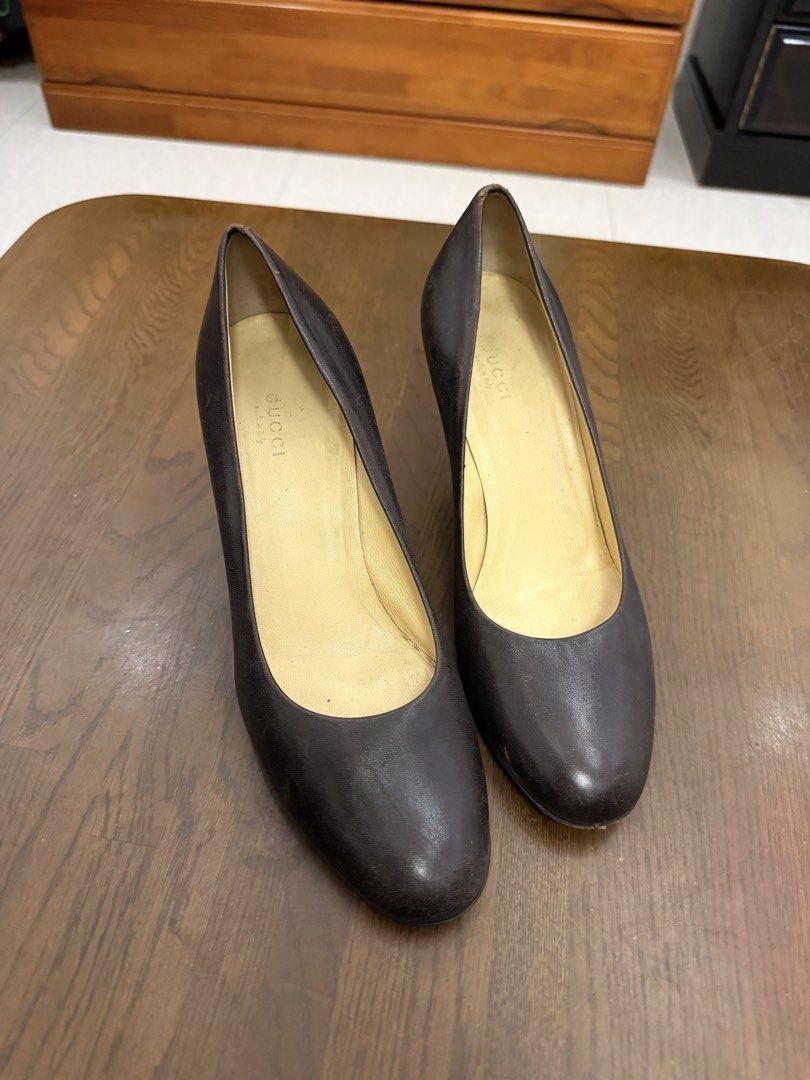 Authentic Gucci Brown leather heels pumps (Category: Sneakers & Footwear) located in San Pablo. Submitted by iamtrina (Listing ID 1465406150, Image 1). Description: Size Eu 37.5 24.5cm insole length 3” heel height Needs shoe shine.